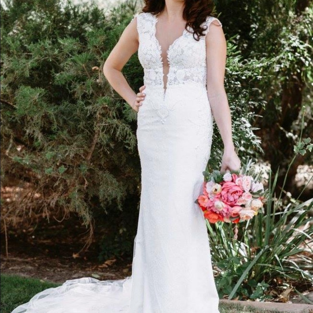 MAKE AN OFFER - Berta Bridal Dress